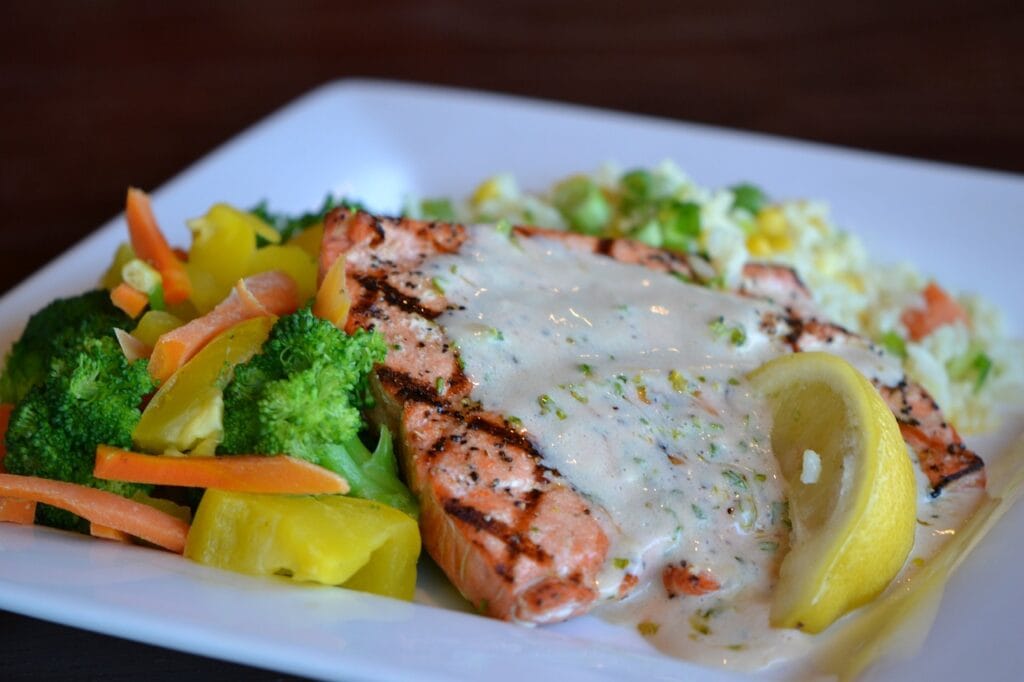 Herbata rozgrzewająca z cynamonem i goździkami